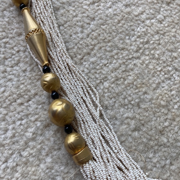 Rivers of white glass seed beads. Brass bold pieces. 1960s vintage. - Picture 10 of 12